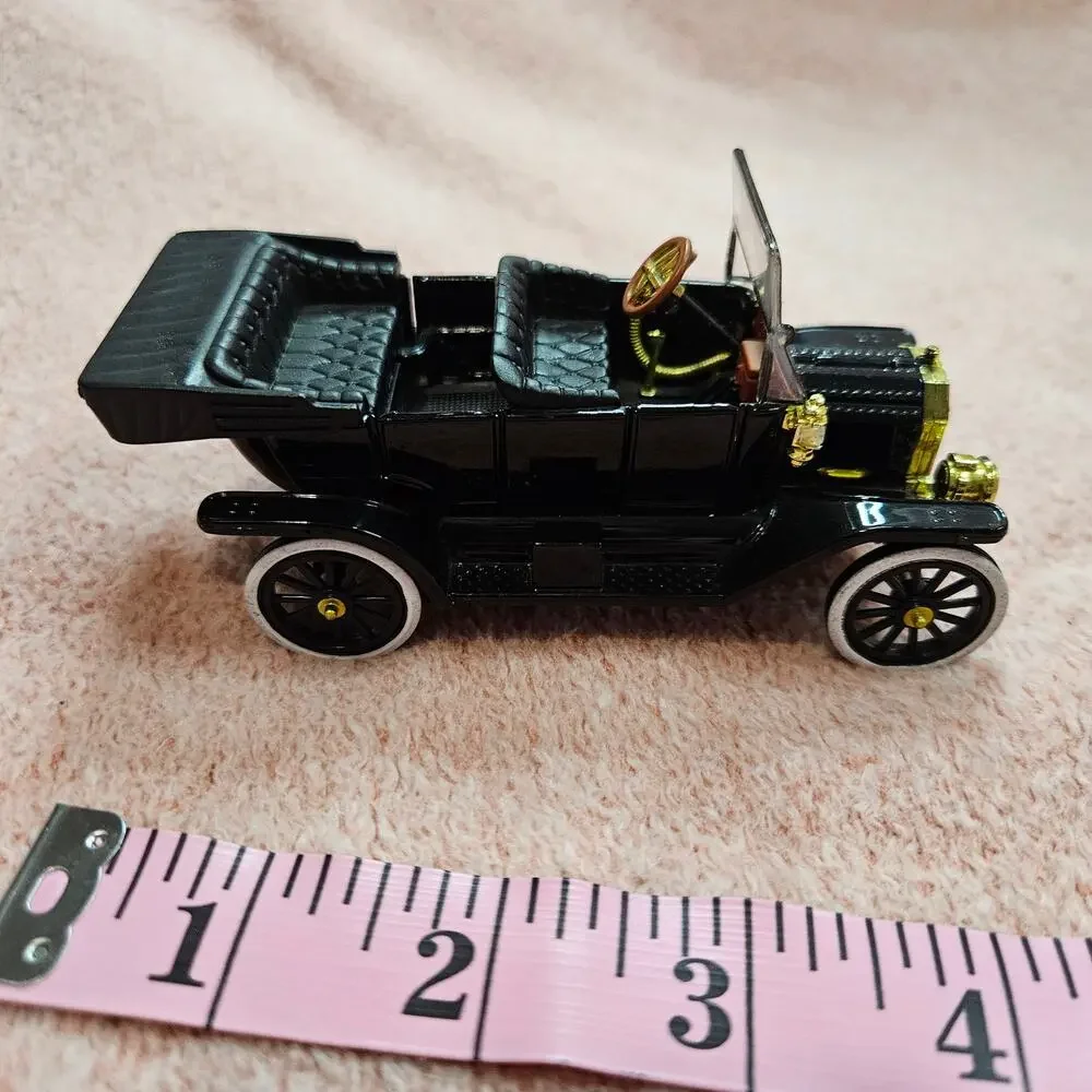 National Motor Museum Mint 1910 Ford Model T Diecast Car